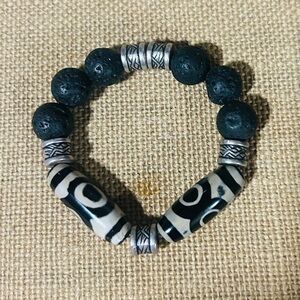 Black and White Beaded Bracelet